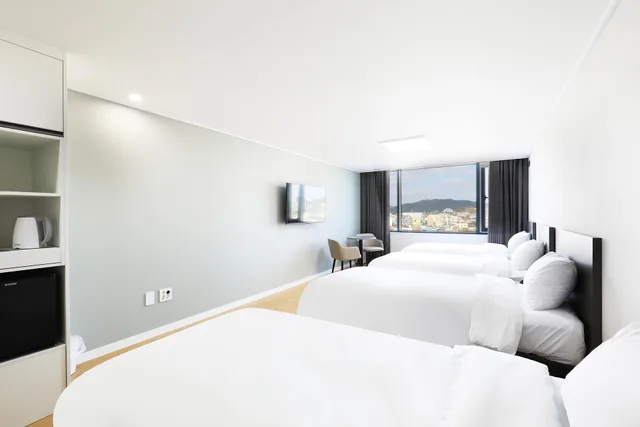 Family, Quadruple, Partial City View، Mokpo Ocean Hotel 1/1