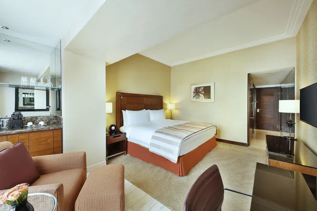 غرفة بريميوم بسرير كينج، InterContinental Amman (Jordan) 3/10