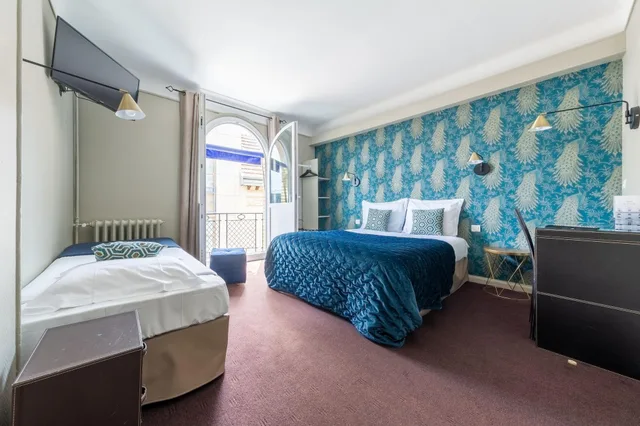 غرفة عائلية ثلاثية، Azur Reims Hotel 1/2