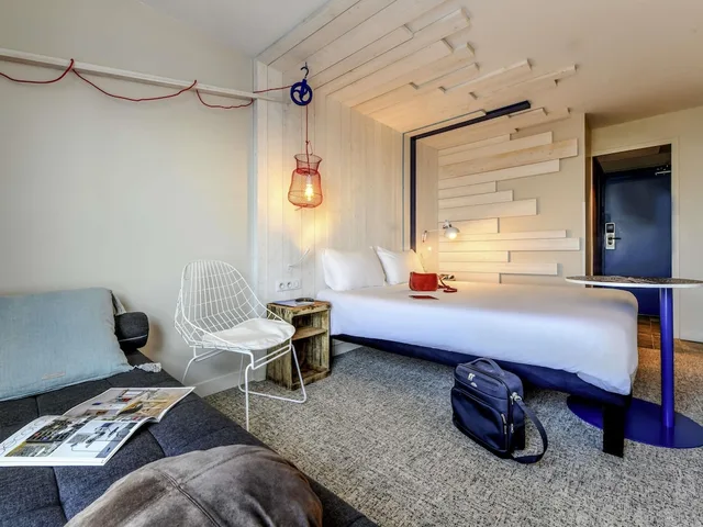 Room, Double Bed, Country Side View, Sofa، Ibis Styles La Rochelle Thalasso Chatelaillon 5/10