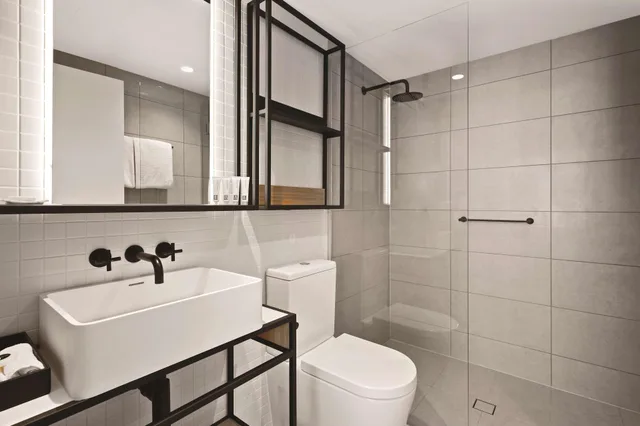 Room, Double or Twin Bed, Vibe Hotel Melbourne 5/6