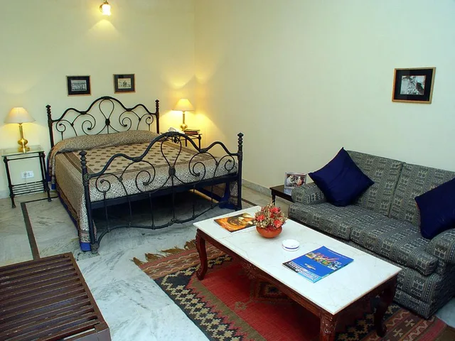 Standard, Mandawa Haveli 2/2