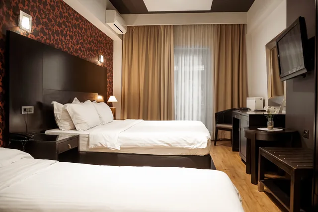 غرفة قياسية ثلاثية، Areos Hotel 1/3
