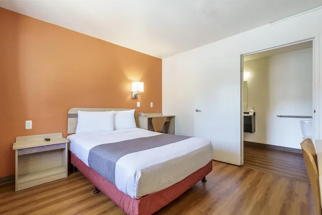 غرفة قياسية بسرير كوين، Motel6 Fremont, CA – North 3/9