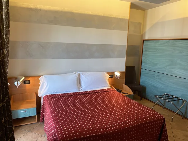Comfort, Double Bed, Lateral Side Lake View, Balcony, Villa Rosa 6/8