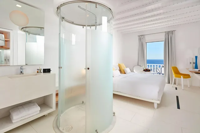 Outdoor Jetted Tub، Myconian Ambassador Relais and Chateaux 2/2