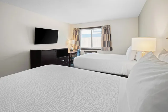 Family Suite, Superior, Suite, 2 Double Beds, Sofa، Fargo Inn and Suites 2/7