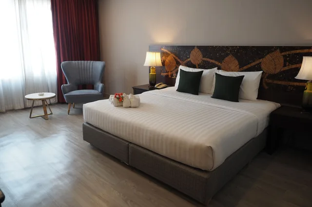 غرفة بزنس ديلوكس بسرير كينج، Empress Pattaya Hotel 3/10
