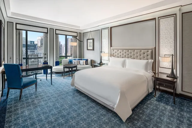 Royal, King Bed, Bathtub, THE ATHENEE HOTEL, A LUXURY COLLECTION HOTEL BANGKOK 1/8