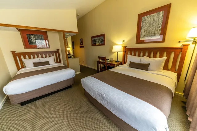 غرفة قياسية بسرير كينج في طابق مرتفع، Pokolodi Lodge 6/9