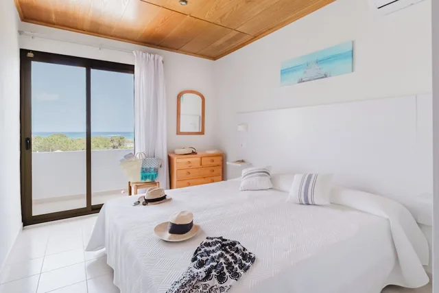 Essential, Twin Beds, Hostal Rosamar 1/10