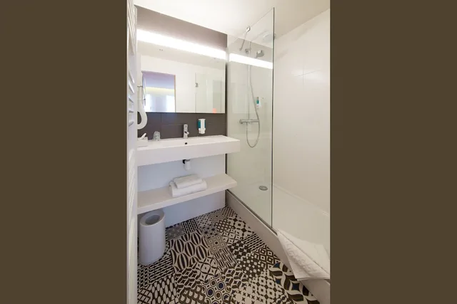 Room, Quadruple, 2 Double Beds, Hotel La Regence 8/10