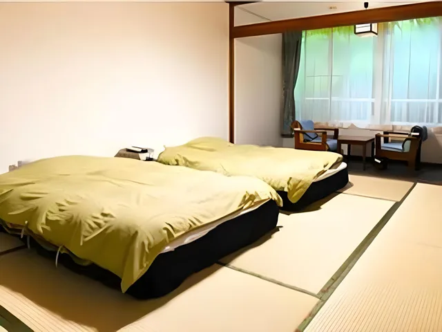 غرفة يابانية بسريرين منفصلين بأرضية تاتامي، Kinosato Yamanoyu 1/1