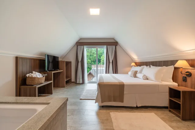 جناح بريميوم بسرير كينج وسريرين منفصلين بحوض استحمام، Hotel Fioreze Primo 6/10