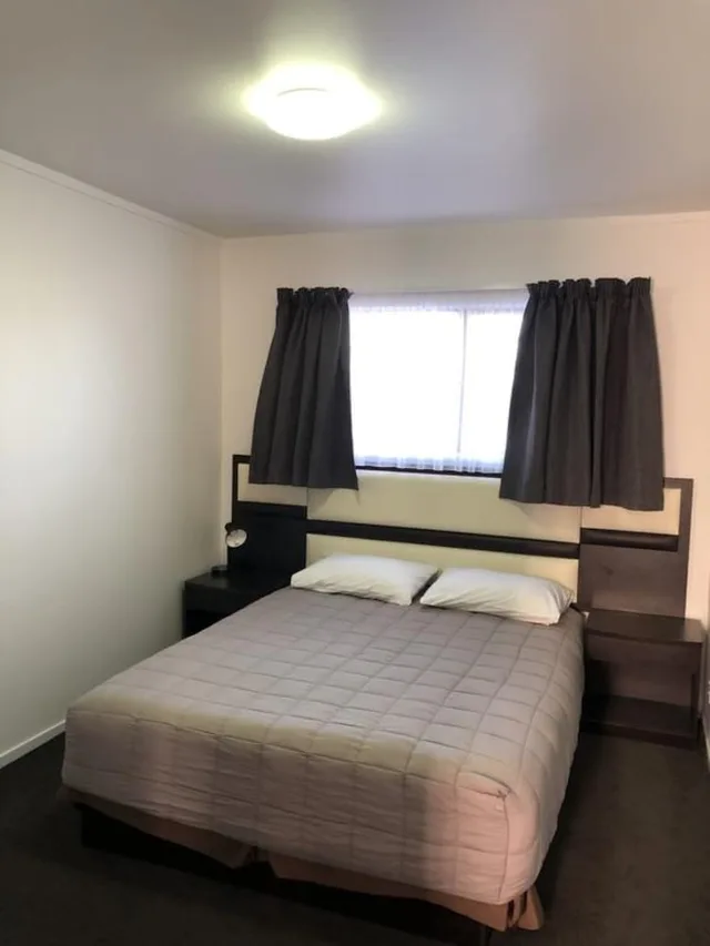2 Bedrooms, Family, Apartment, Grosvenor Motor Inn 3/10