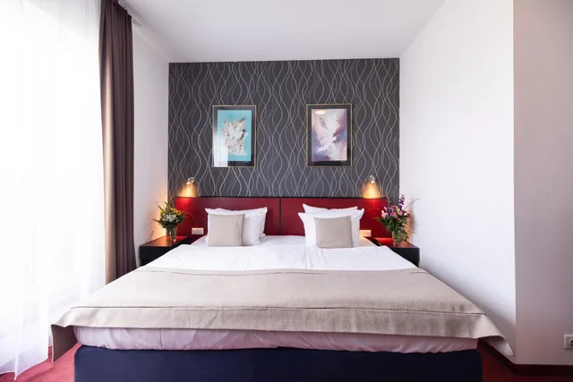 غرفة قياسية بسرير مزدوج بشرفة، Hotel Aviva Neue Messe 1/7