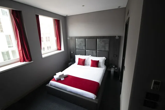 Standard, The Bryson Hotel 1/5