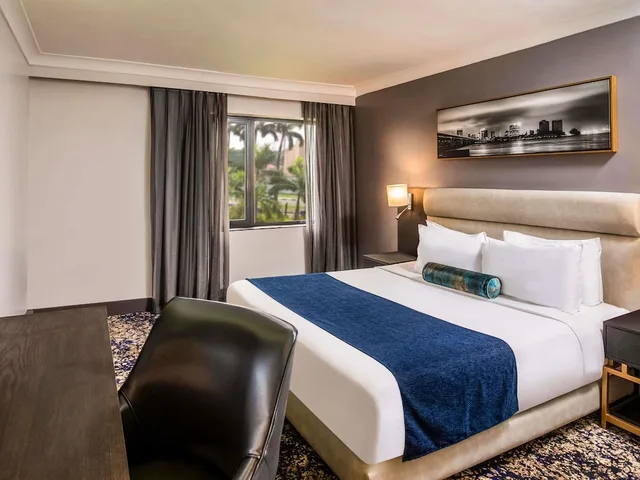 غرفة قياسية بسرير كوين، Movenpick Hotel Ikoyi Lagos 2/5