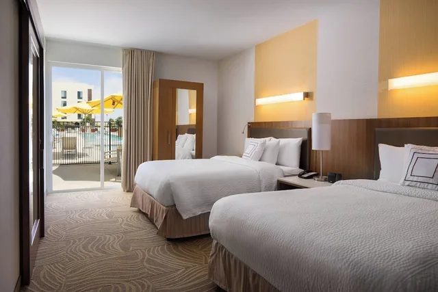 Studio, Multiple Beds, Pool Side، Springhill Suites Los Angeles Burbank/downtown 1/5
