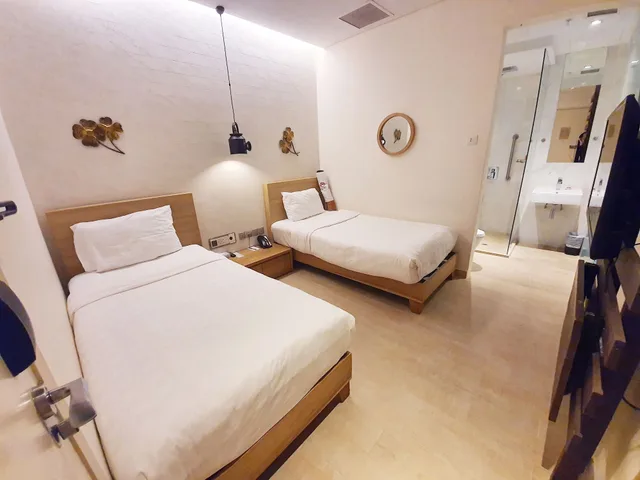 غرفة ديلوكس بسريرين منفصلين بحمام خاص، Hotel Clover 769 North Bridge Road Singapore 1/5