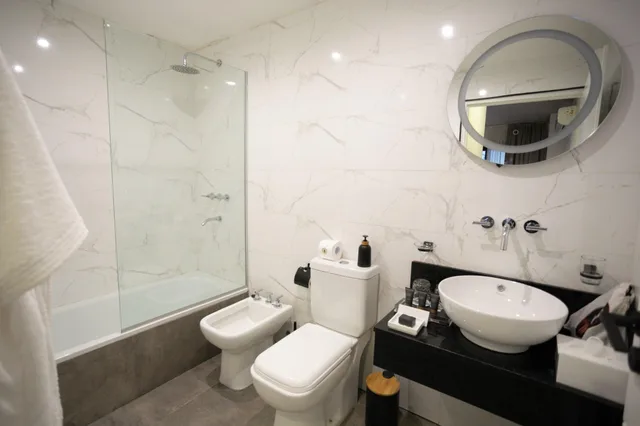 جناح بشرفة، Howard Johnson by Wyndham Buenos Aires La Boca Undici 3/3