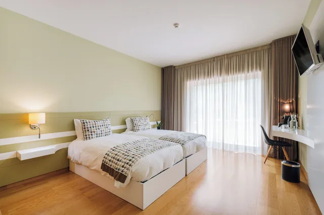 غرفة ديلوكس بسريرين منفصلين بشرفة لذوي الإعاقة، Alva Valley Hotel 3/4