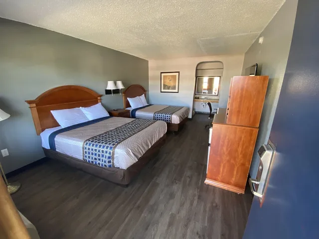 غرفة بسريرين كوين، Americas Best Value Inn Gainesville 3/3