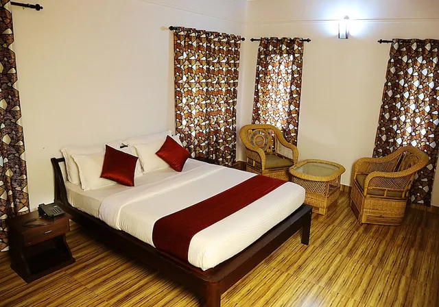 غرفة ديلوكس بسرير مزدوج، Emarald Cresent Residency 1/4
