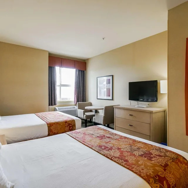 غرفة ديلوكس بسرير كينج وسريرين كوين، Best Western Peace Arch Inn 2/5