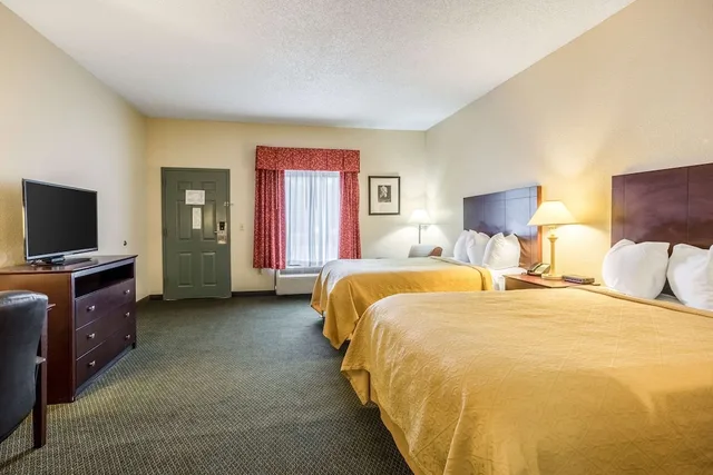 غرفة قياسية بسريرين مزدوجين، Quality Inn Heber Springs, AR 1/1