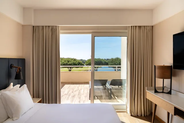 جناح بسرير كينج بشرفة، Kimpton Quinta Da Marinha by IHG 1/5