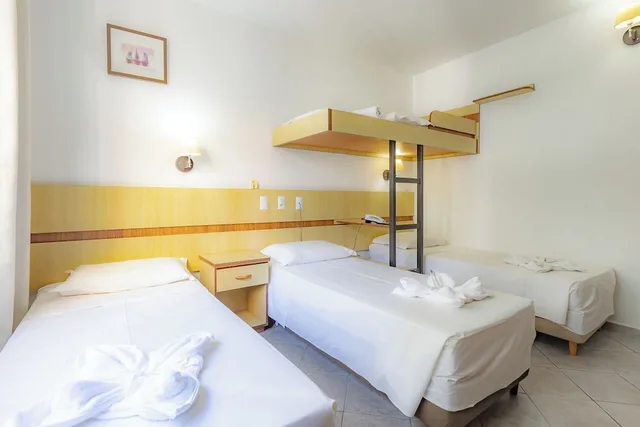 غرفة قياسية رباعية بسرير مزدوج وسريرين منفصلين، Mar Hotel 5/10