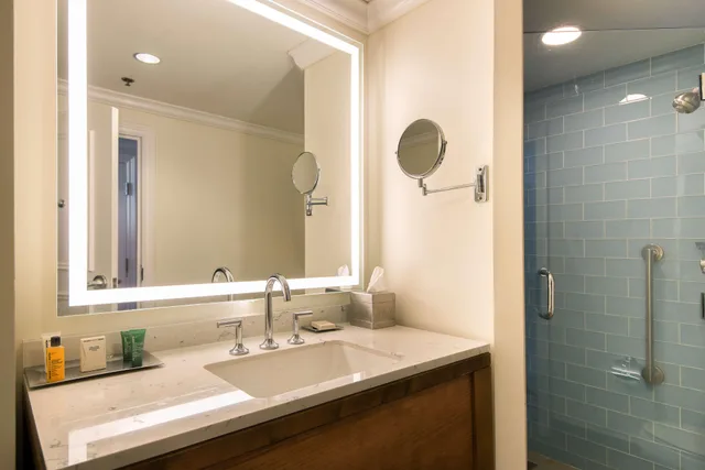 Room, King Bed, Bay View, Balcony، Hilton Barbados Resort 2/3