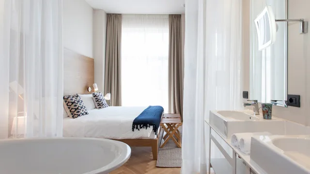جناح بإطلالة على البحيرة، Hotel de Charme Laveno 1/1
