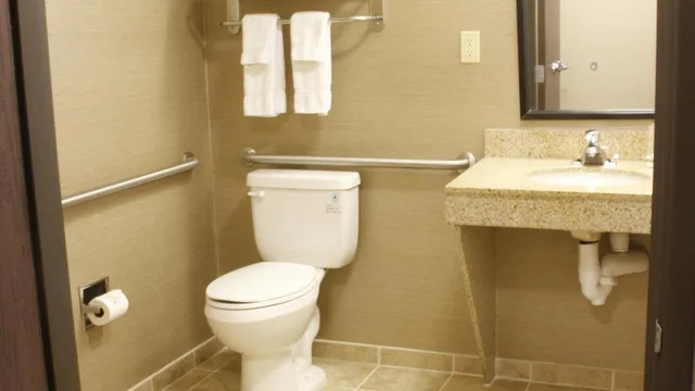 جناح تنفيذي بسرير كينج، Holiday Inn Hotel Amp Suites Bakersfield North 4/8