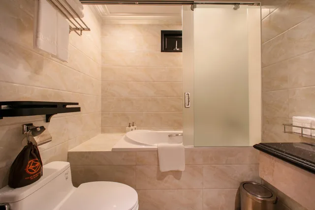Deluxe, Double Bed, No Window, Bathtub، Champton Hanoi Hotel 10/10
