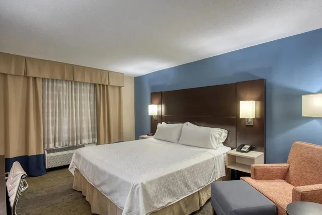غرفة بريميوم، Holiday Inn Hotel Suites Atlanta Airport North 1/1