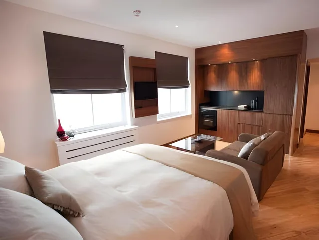 غرفة قياسية، Presidential Apartments - Kensington 1/2