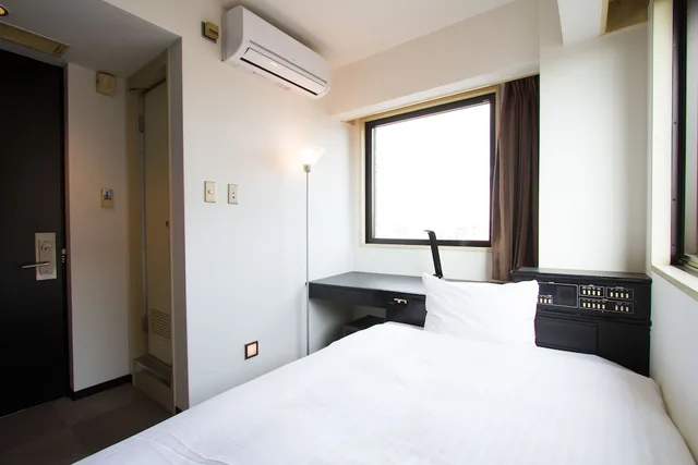 Single, Double Bed, Smoking, Green Rich Hotel Oita Miyako-Machi 1/3