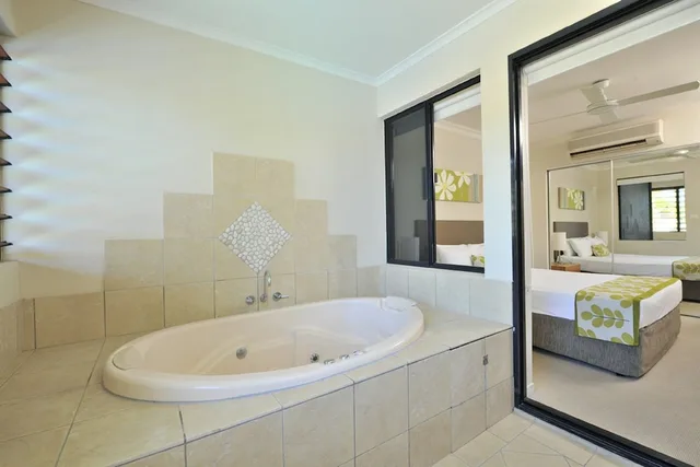 جناح بسرير كينج وسرير كوين بغرفتي نوم، Mantra Heritage Port Douglas 7/7