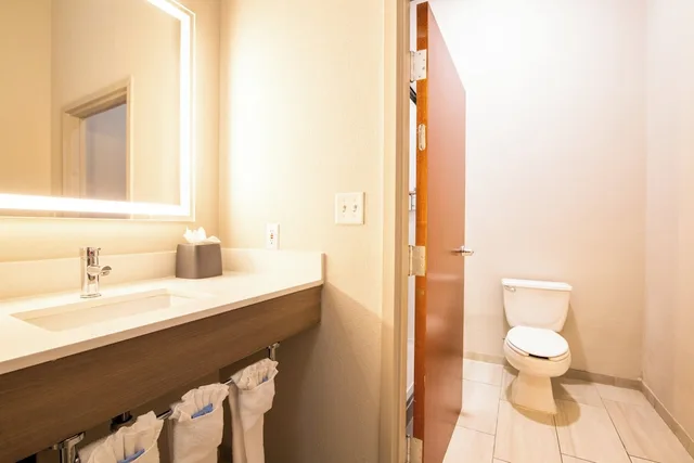 غرفة قياسية بسريرين كوين، Holiday Inn Express Hotel Suites College Station 8/9