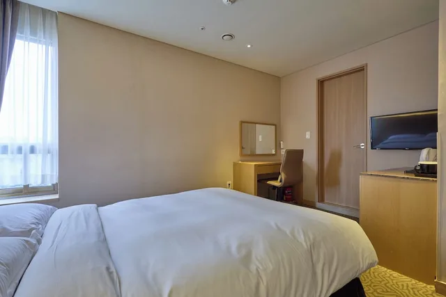 غرفة ركنية بسرير مزدوج بحوض استحمام، The Summit Hotel Seoul 3/7