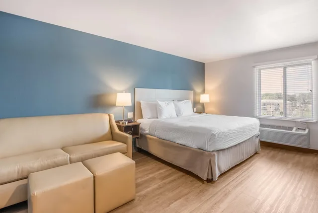 غرفة قياسية بسرير كينج، WoodSpring Suites Chicago Midway 2/6