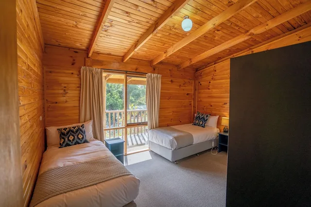 كابينة بسرير كينج وسرير كوين بإطلالة على البحر بغرفتي نوم، Stewarts Bay Lodge 2/3