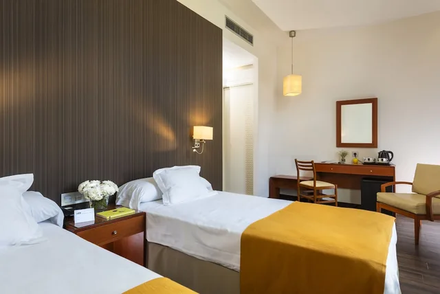 غرفة بسريرين منفصلين، Hotel de Francia Y Paris 2/2