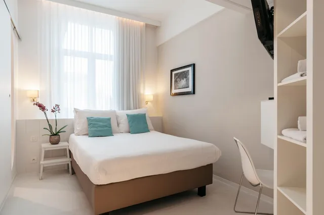 Cozy, Double Bed, Small, Leopold Hotel Ostend 1/1