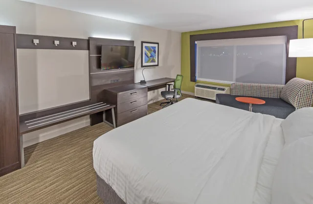 Room, King Bed, Accessible, Holiday Inn Express Suites Indianapolis Nw Whitestown 2/3