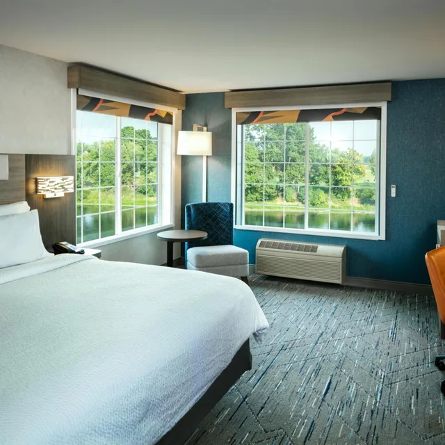 غرفة ديلوكس بسرير كينج أو كوين، Holiday Inn Express Corvallis-On The River 3/8