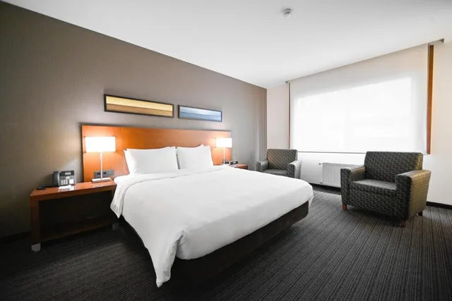 جناح مفرد، Yerevan Place Hotel 1/2