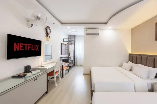 غرفة عائلية ثلاثية بسرير كوين وسرير فردي، A25 Hotel - 65G Nguyen Thai Hoc 1/10